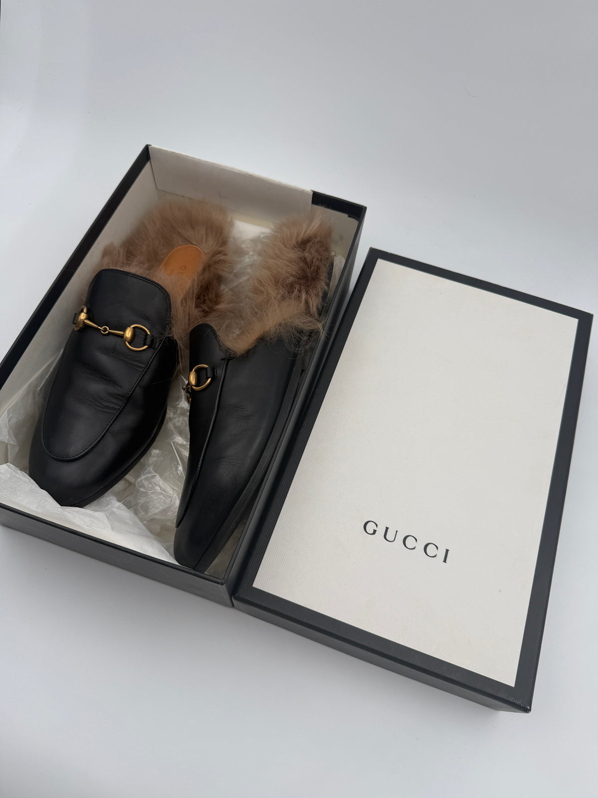 Pre-Owned Black Leather/Fur Princeton UK6