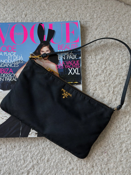 Pre-Owned Black Nylon Handbag