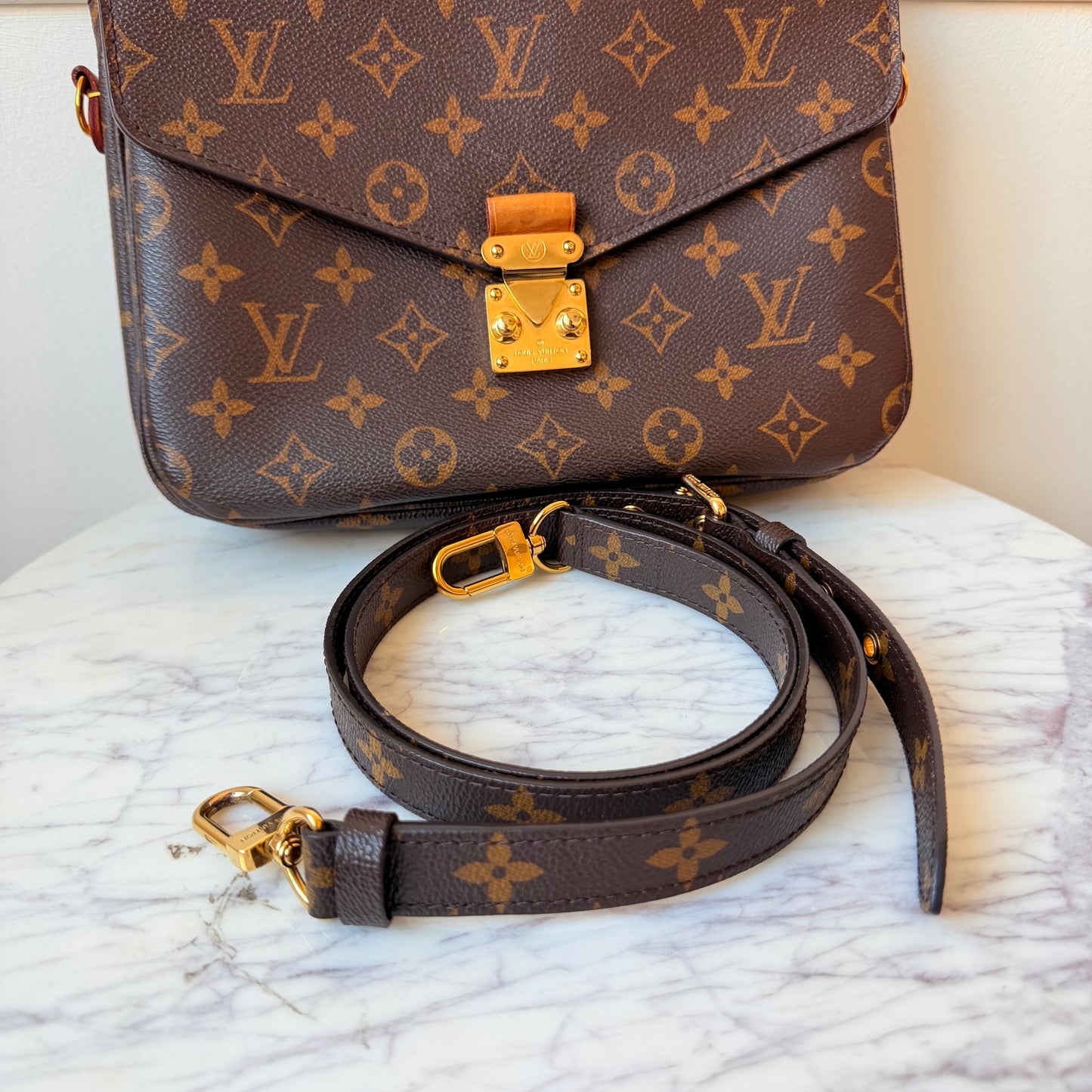 2017 Monogram Canvas Pochette Metis