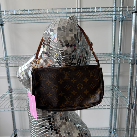 Pre-Owned LV Monogram Canvas Pochette Accessoires Shoulder Bag