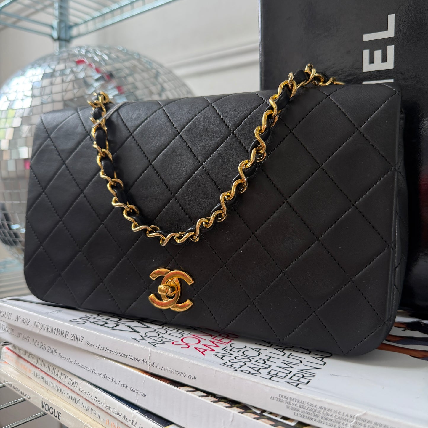Pre-Owned Black Matelassé Lambskin Leather Full Flap Crossbody Bag