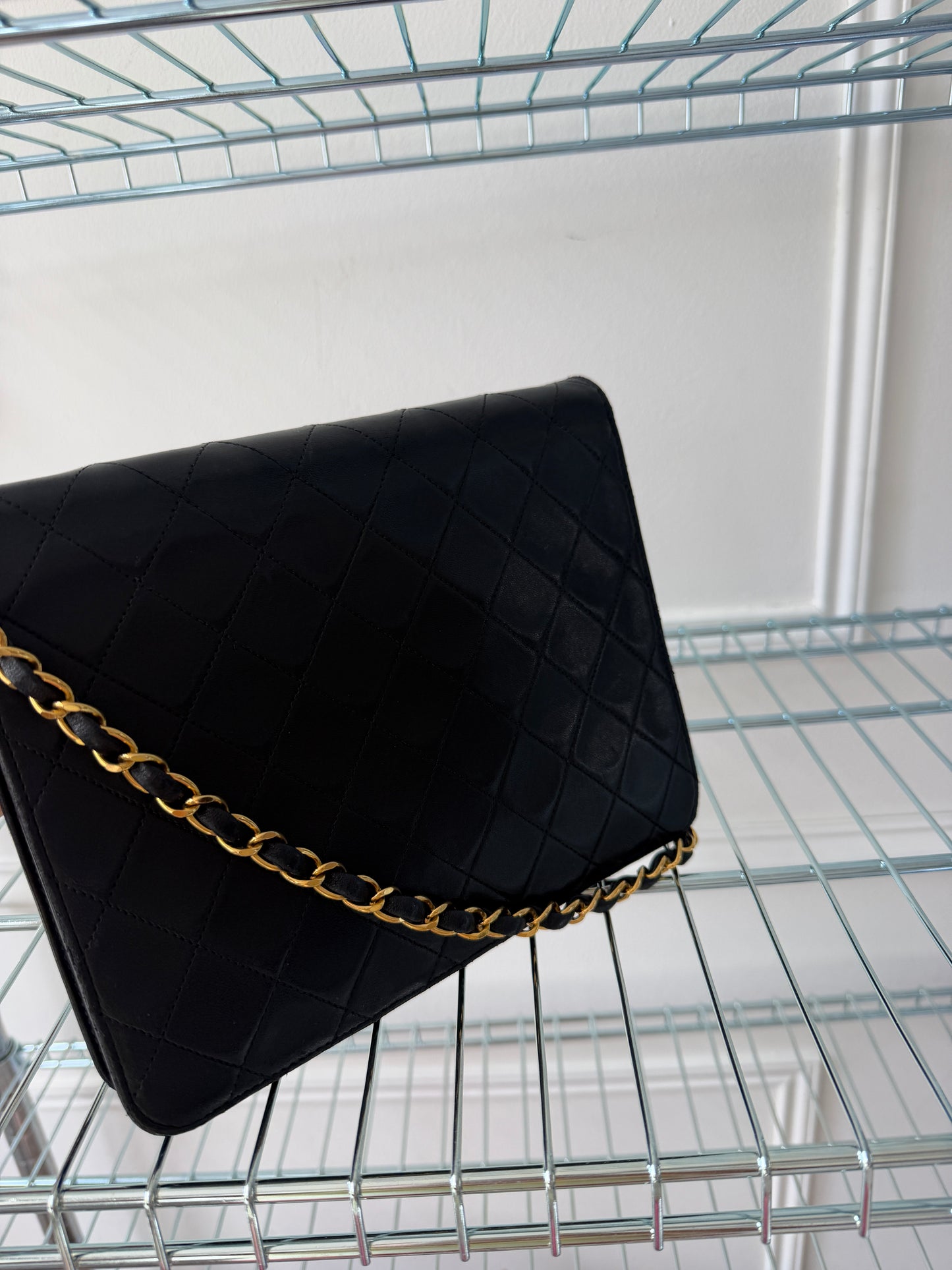 Pre-Owned Black Matelassé Lambskin Square Single Flap Shoulder Bag