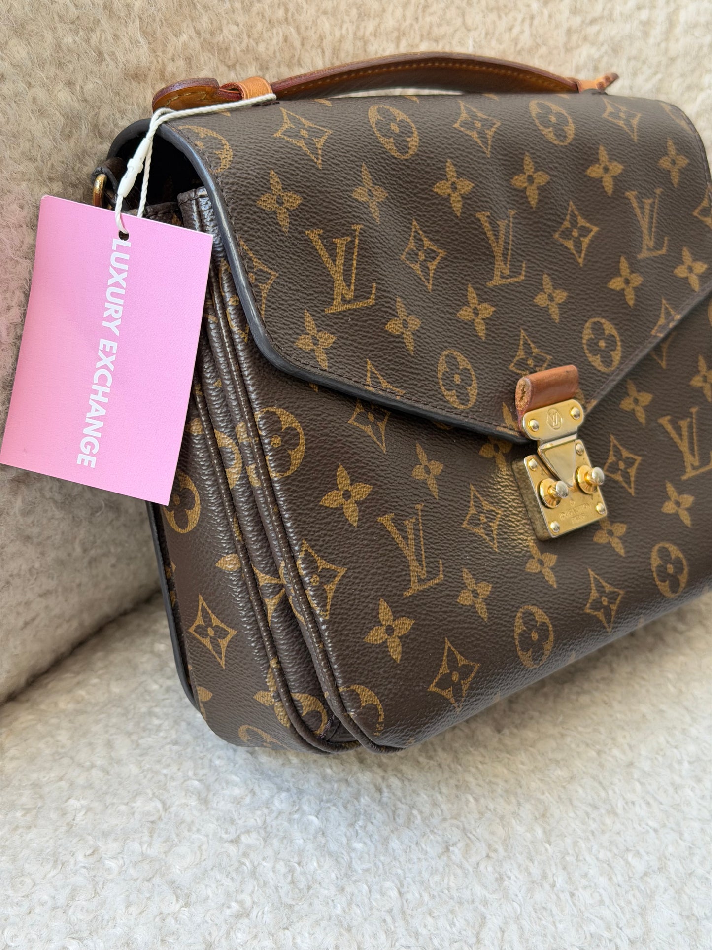2018 Monogram Canvas Pochette Metis Handbag