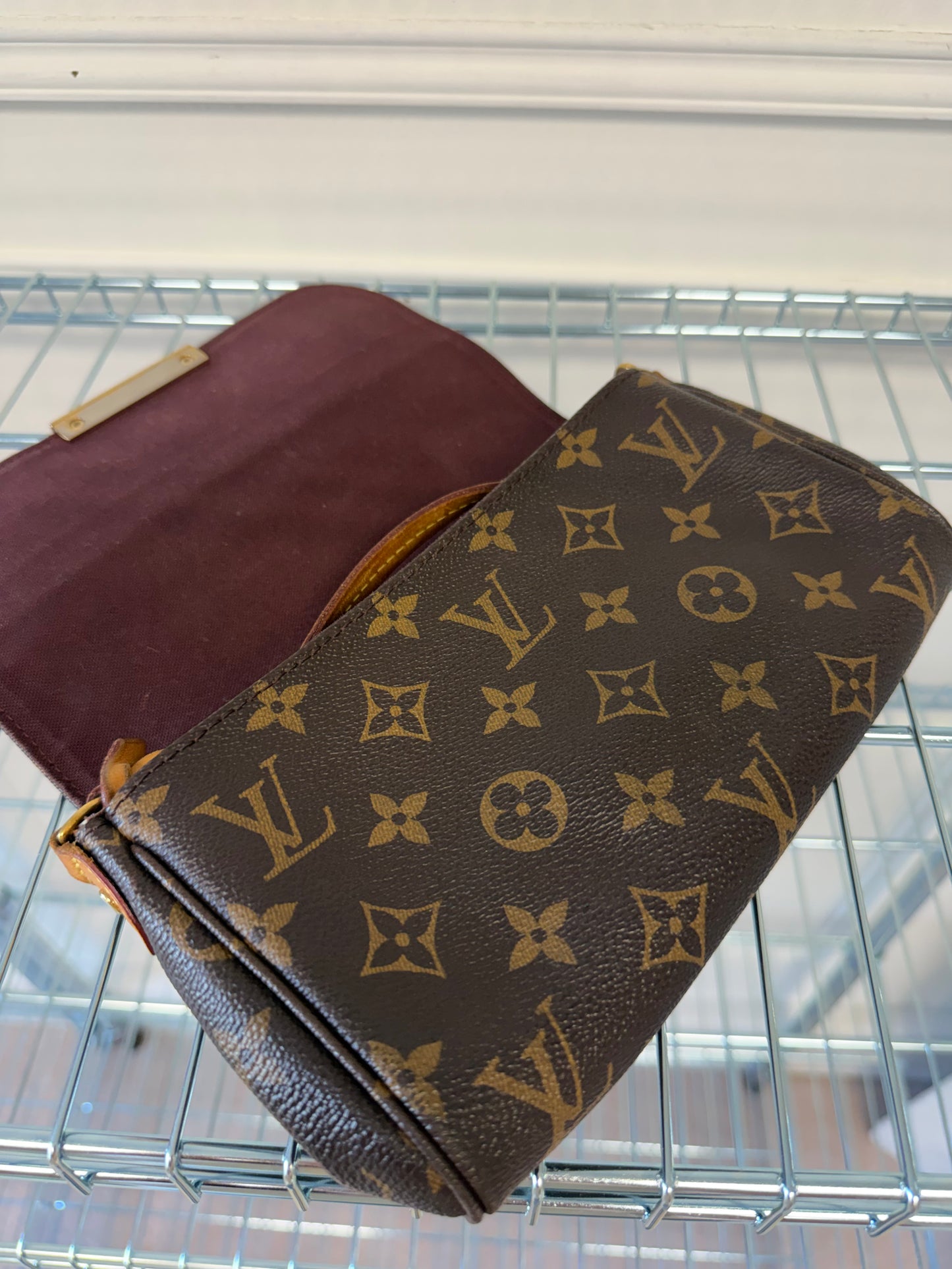 Pre-Owned LV Monogram Canvas Favorite Handbag