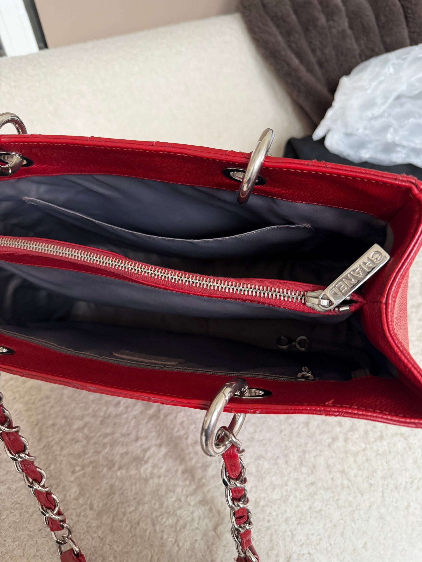 Pre-Owned Red Matelassé Caviar Leather GST Tote Handbag