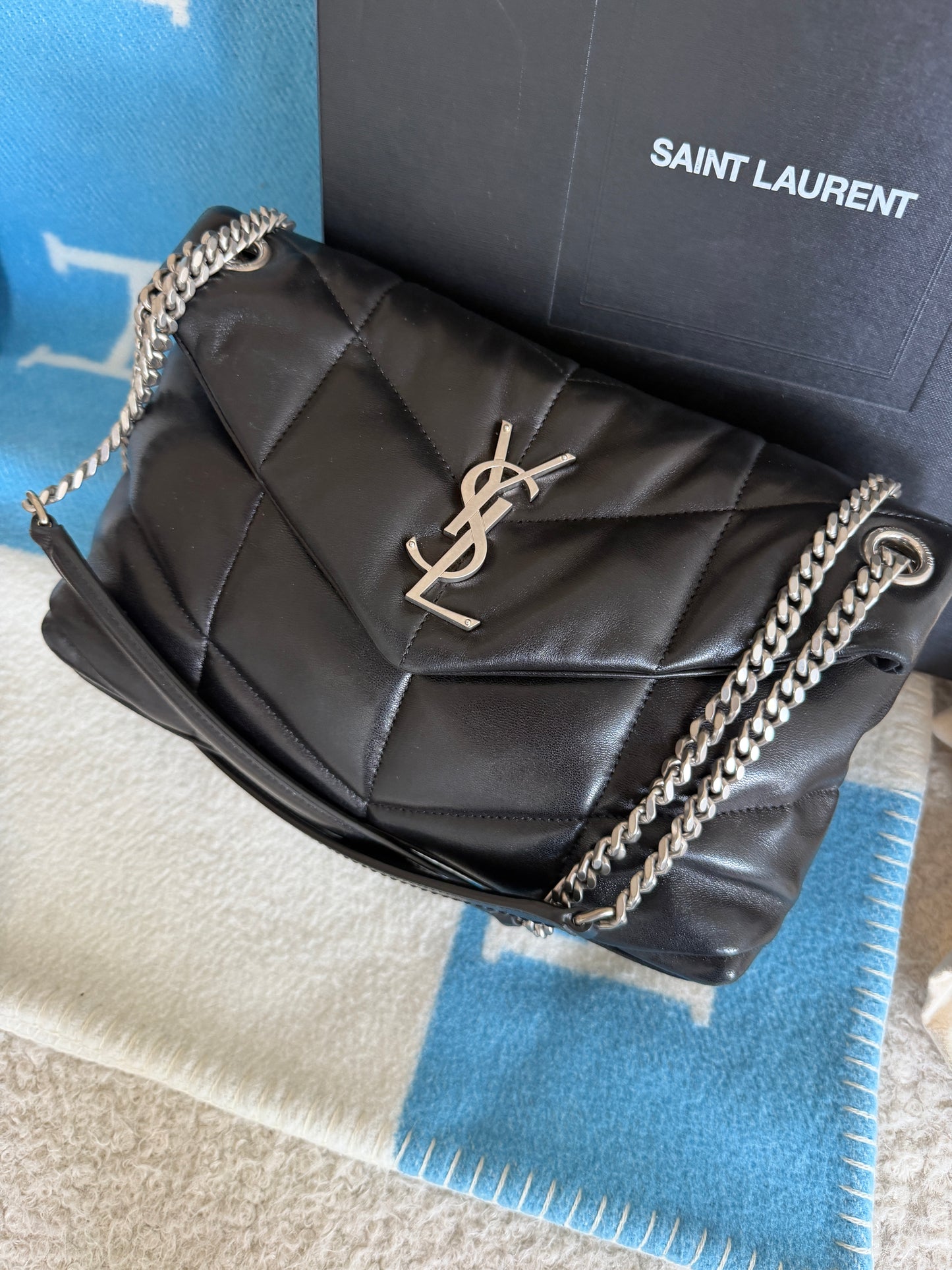 Pre-Owned Black Shiny Lambskin Leather Crossbody Bag