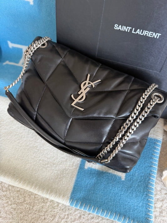Pre-Owned Black Shiny Lambskin Leather Crossbody Bag