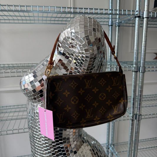Pre-Owned LV Monogram Canvas Pochette Accessoires Shoulder Bag
