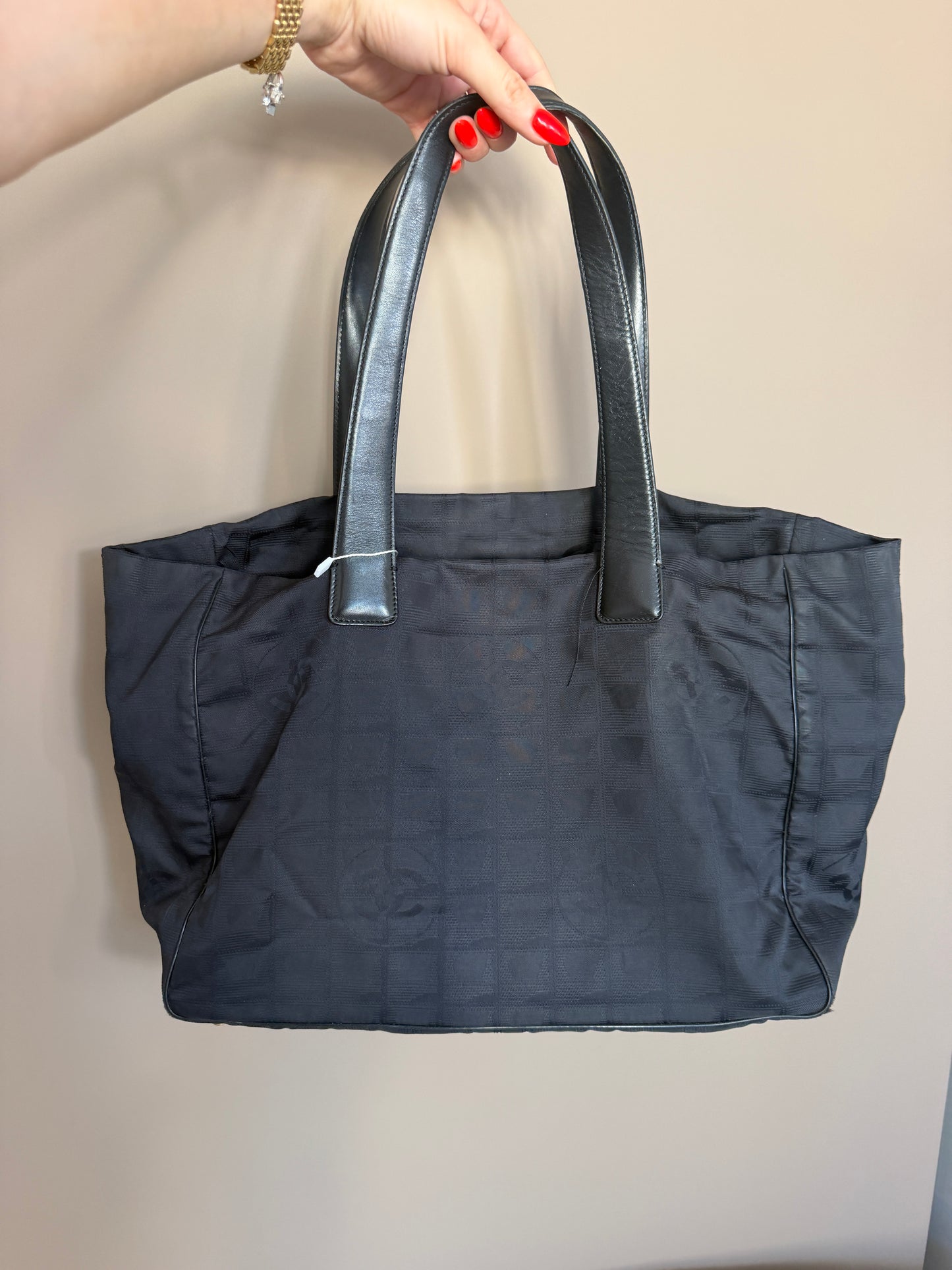 Pre-Owned Black Travelline Nylon Shopper Tote