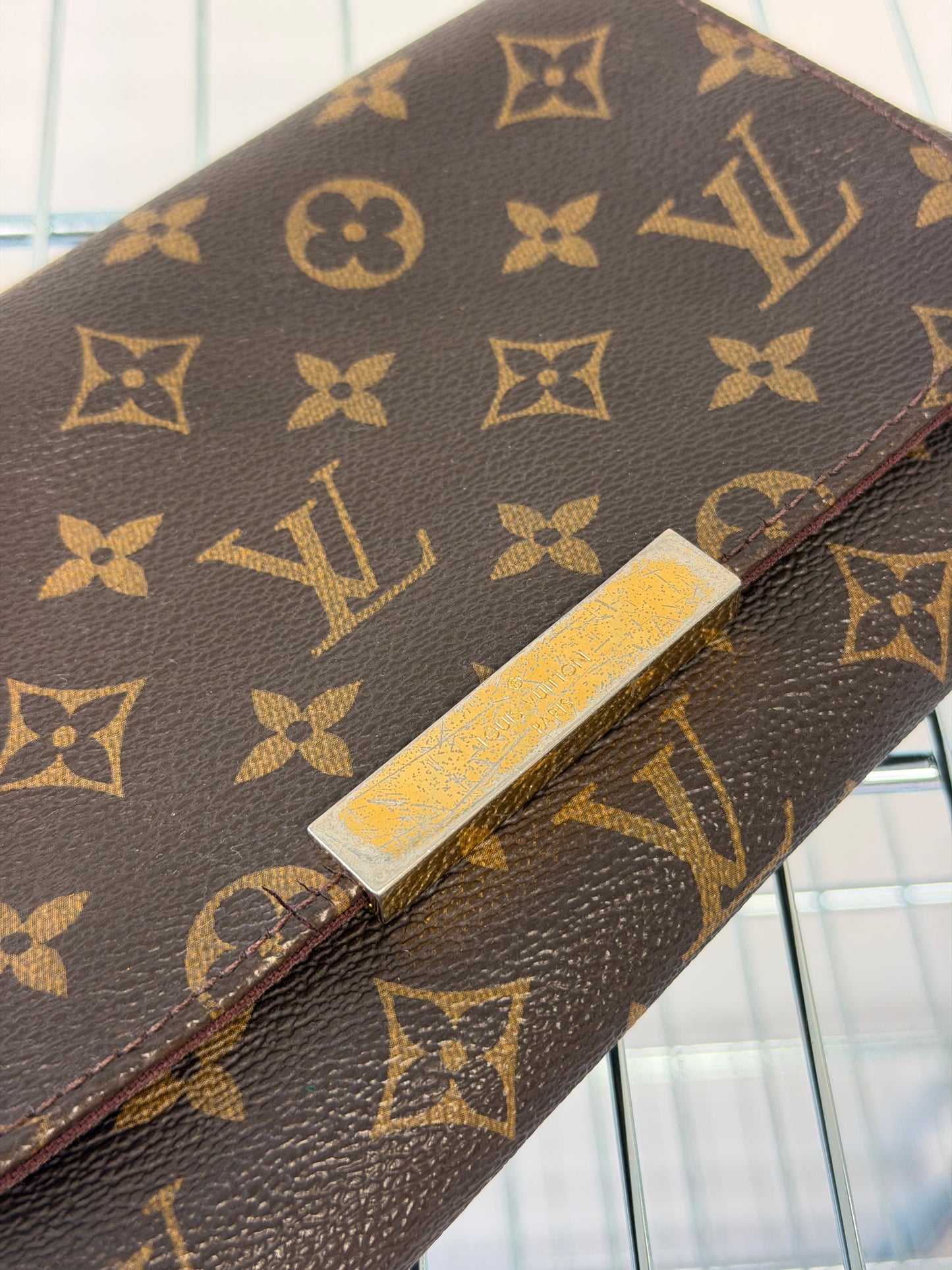 Pre-Owned LV Monogram Canvas Favorite Handbag