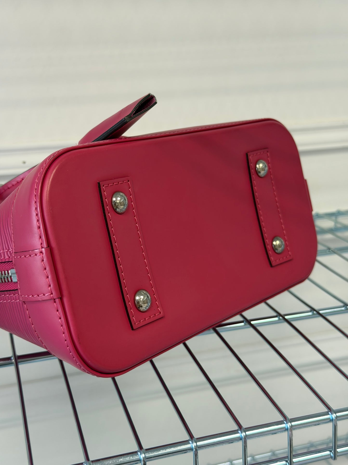 Pre-Owned Pink Epileather Alma BB