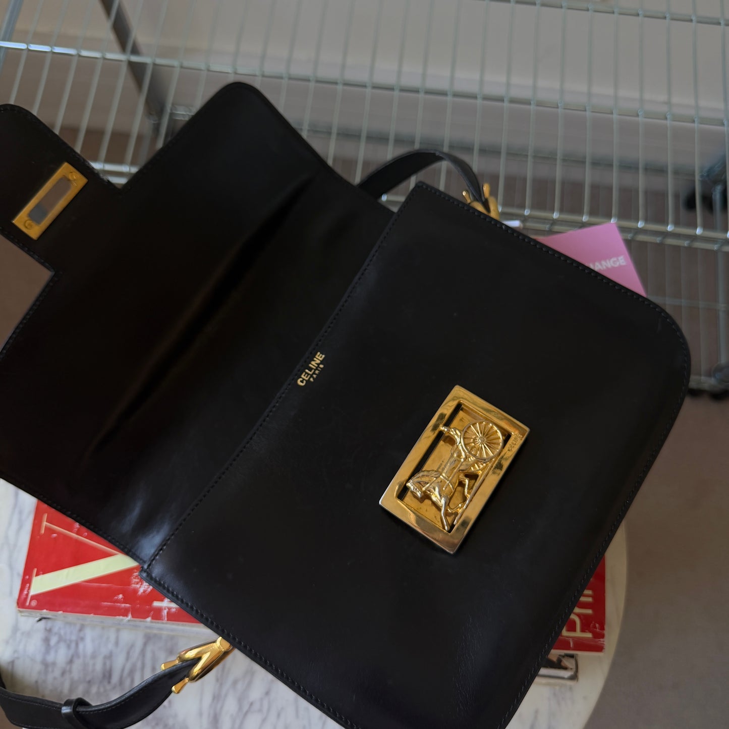 Pre-Owned Black Box Leather Carriage Shoulder Bag