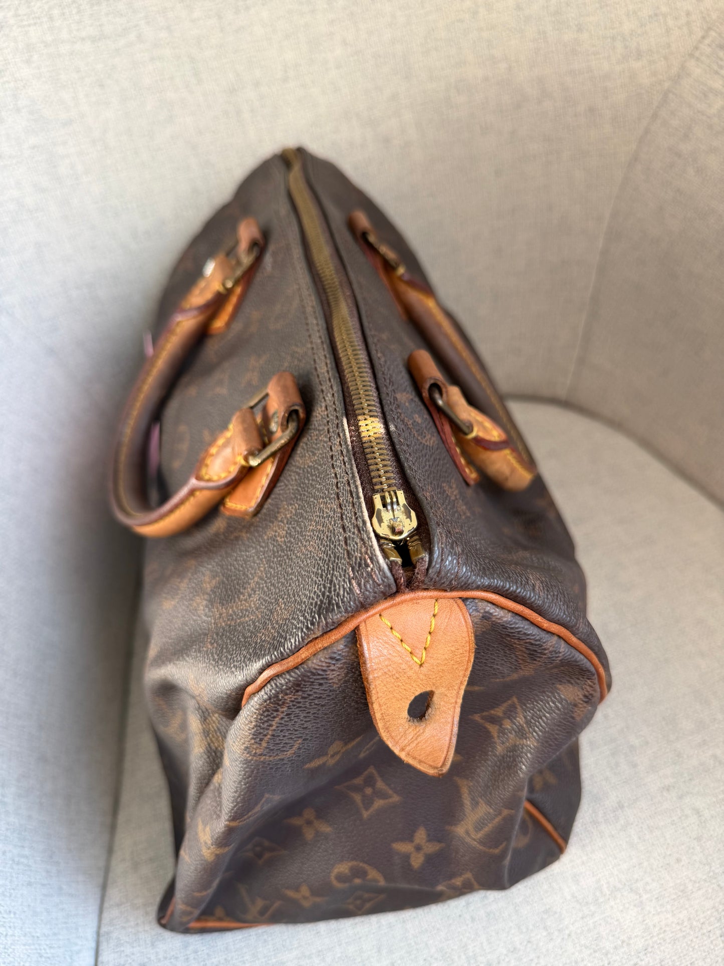 Pre-Owned LV Monogram Canvas Speedy 30 - NO ZIPPER PULL