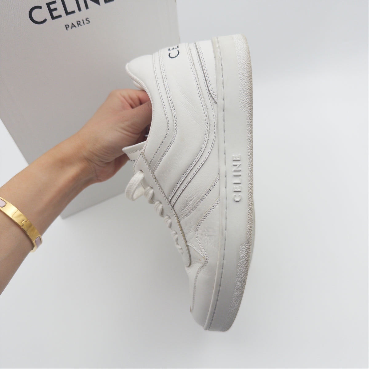 Pre-Owned White Leather Trainers (37)