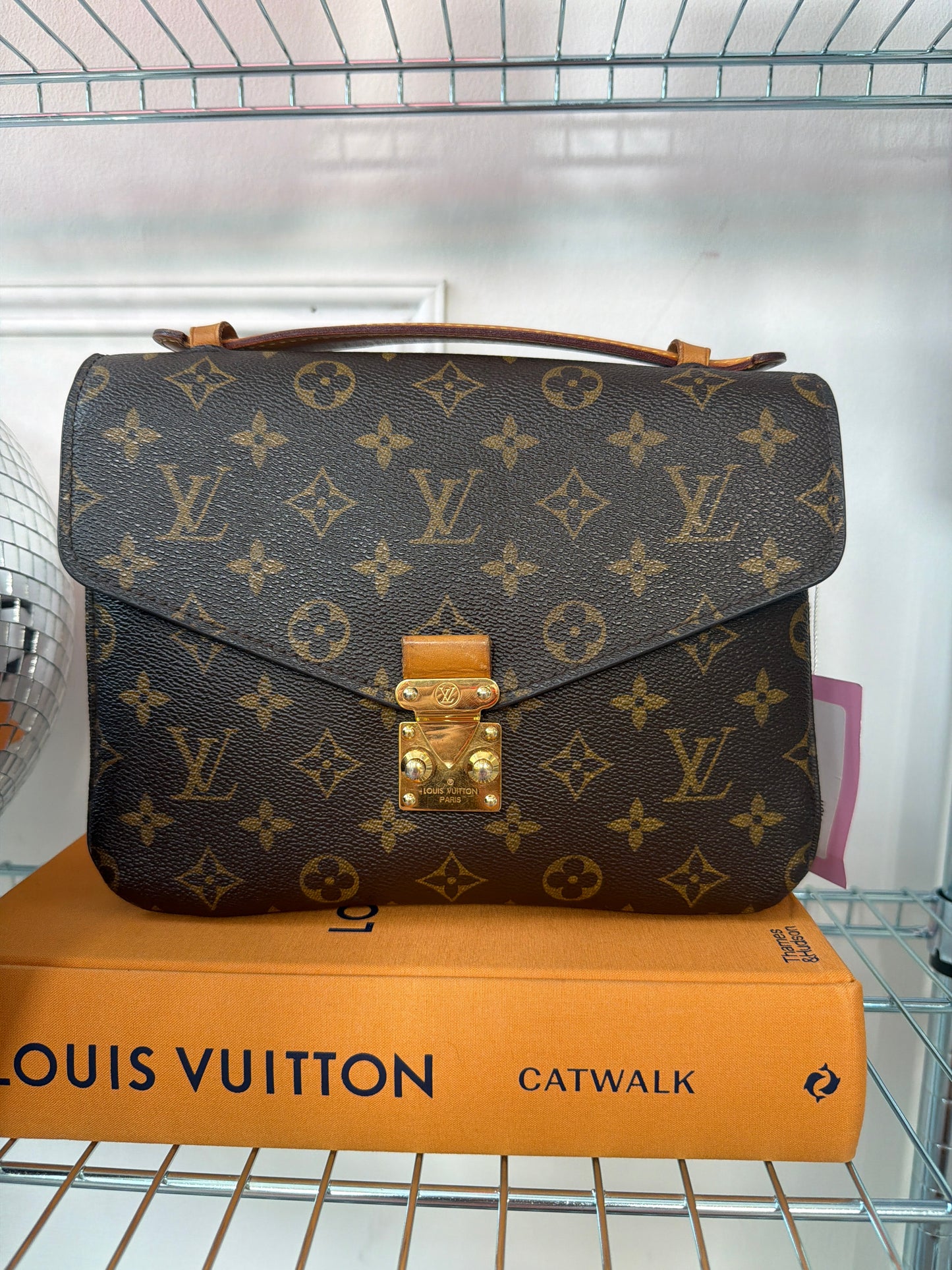 Monogram Canvas Pochette Metis