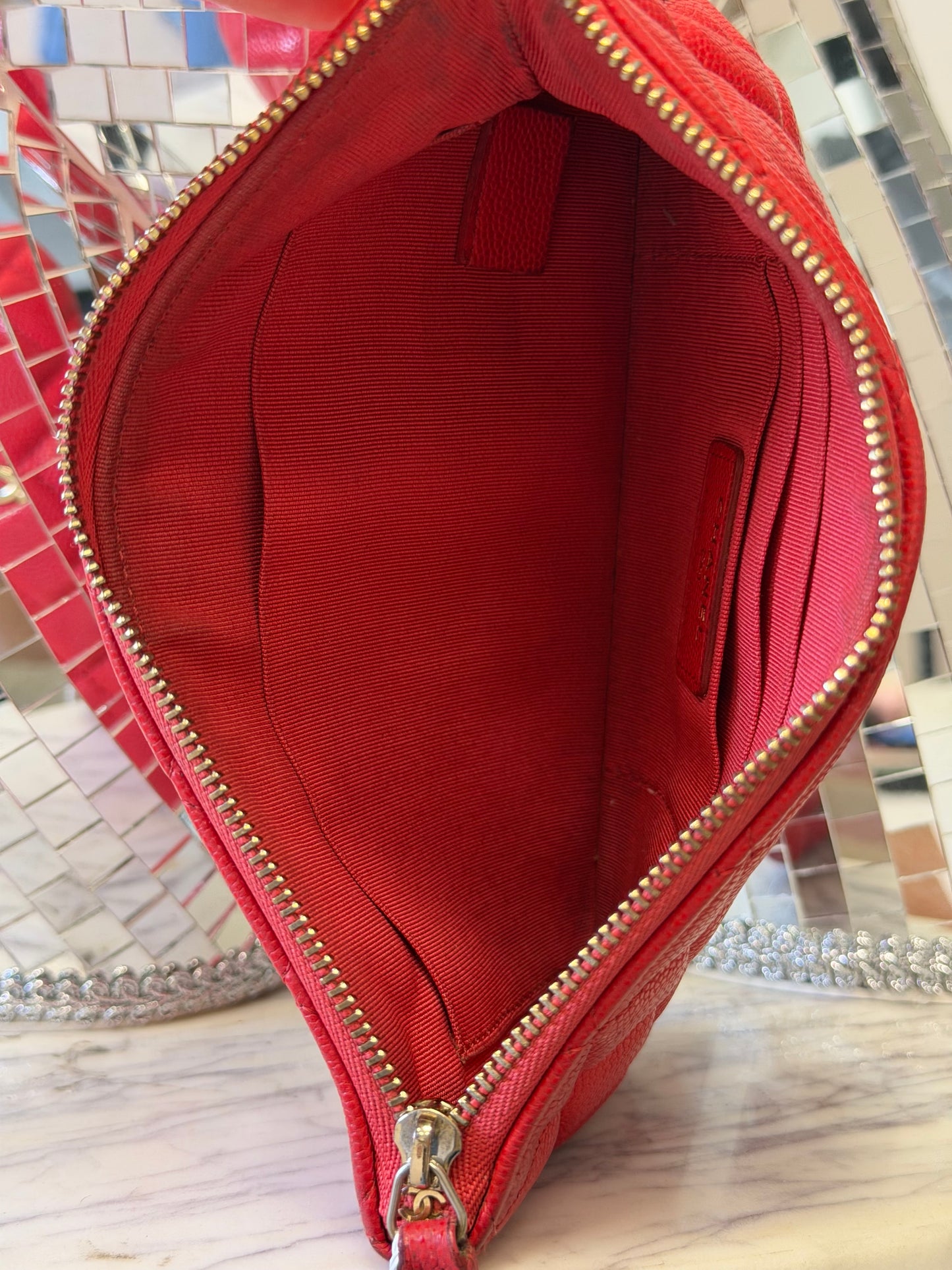 Pre-Owned Red Matelassé Caviar Leather Pouch GHW