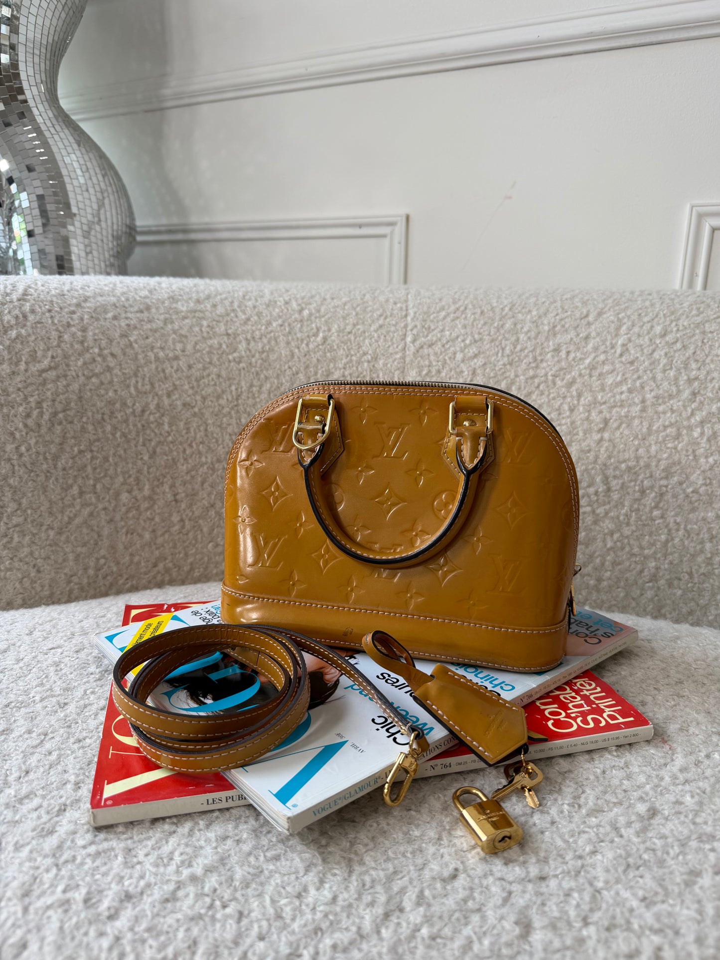 Pre-Owned Gold Monogram Vernis Leather Alma BB
