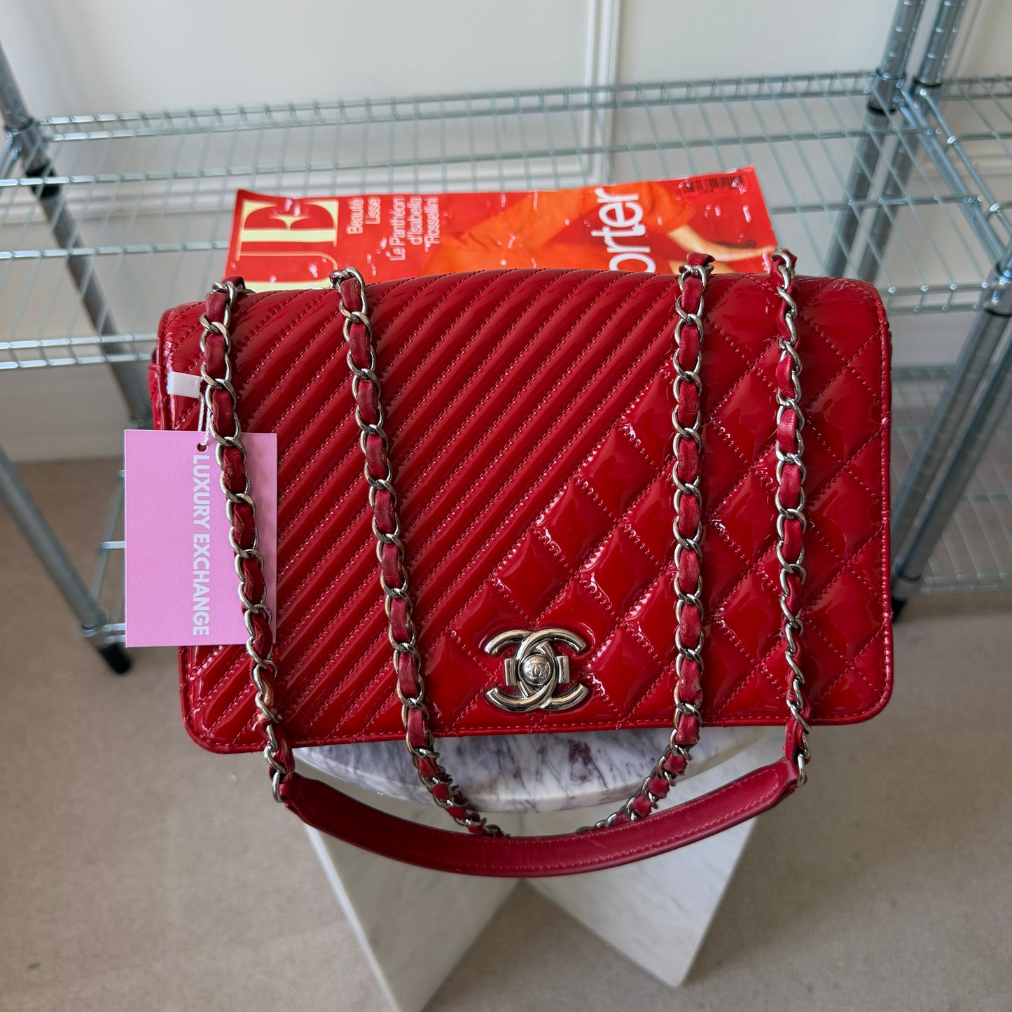 Pre-Owned Red Chevron/Matelassé Patent Crossbody Single Flap Bag