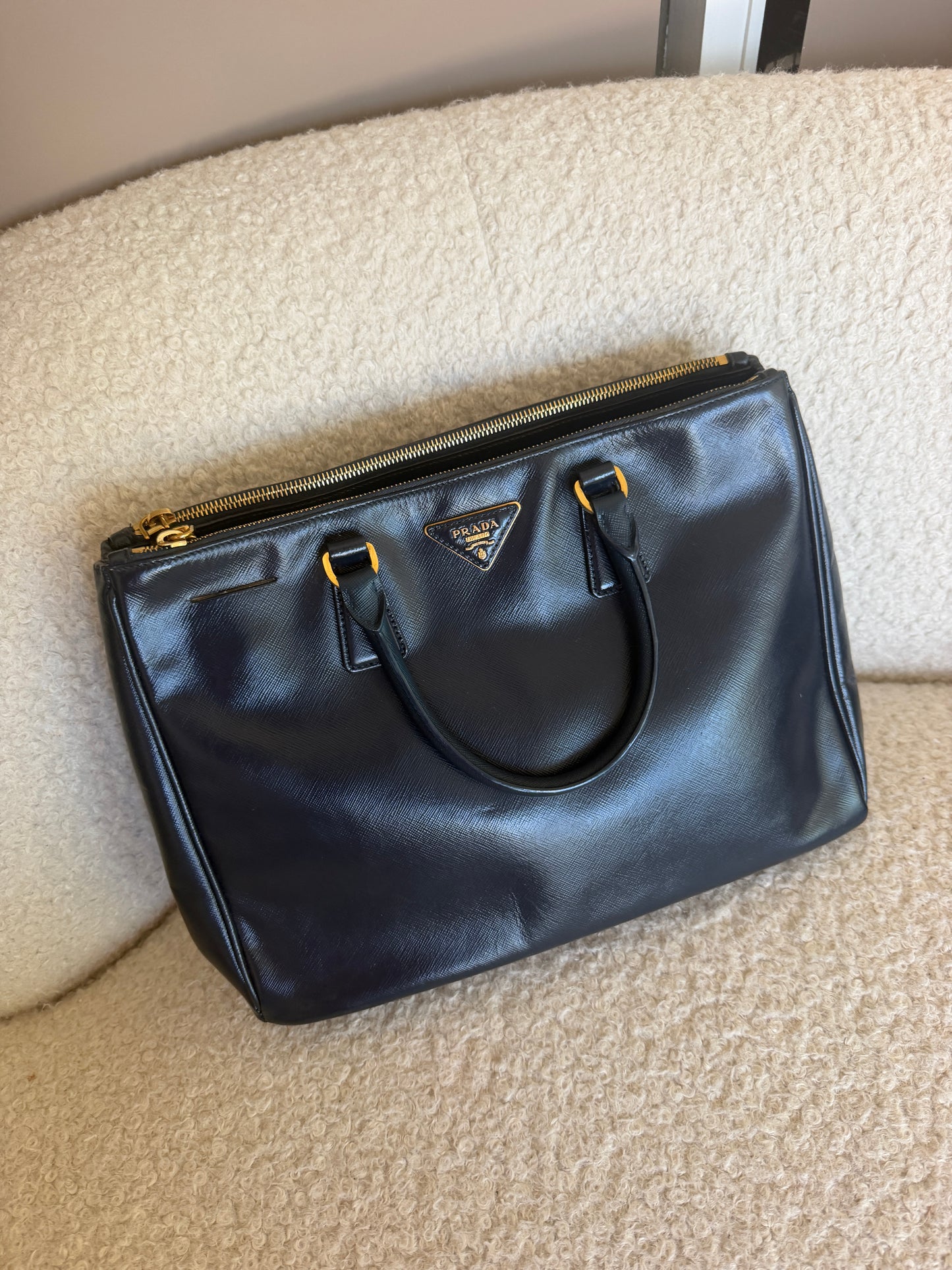 Pre-Owned Navy Patent Saffiano Leather Large Galleria