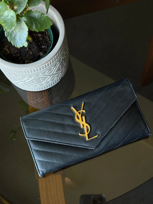 Pre-Owned Black Caviar Grained Calfskin Leather Wallet