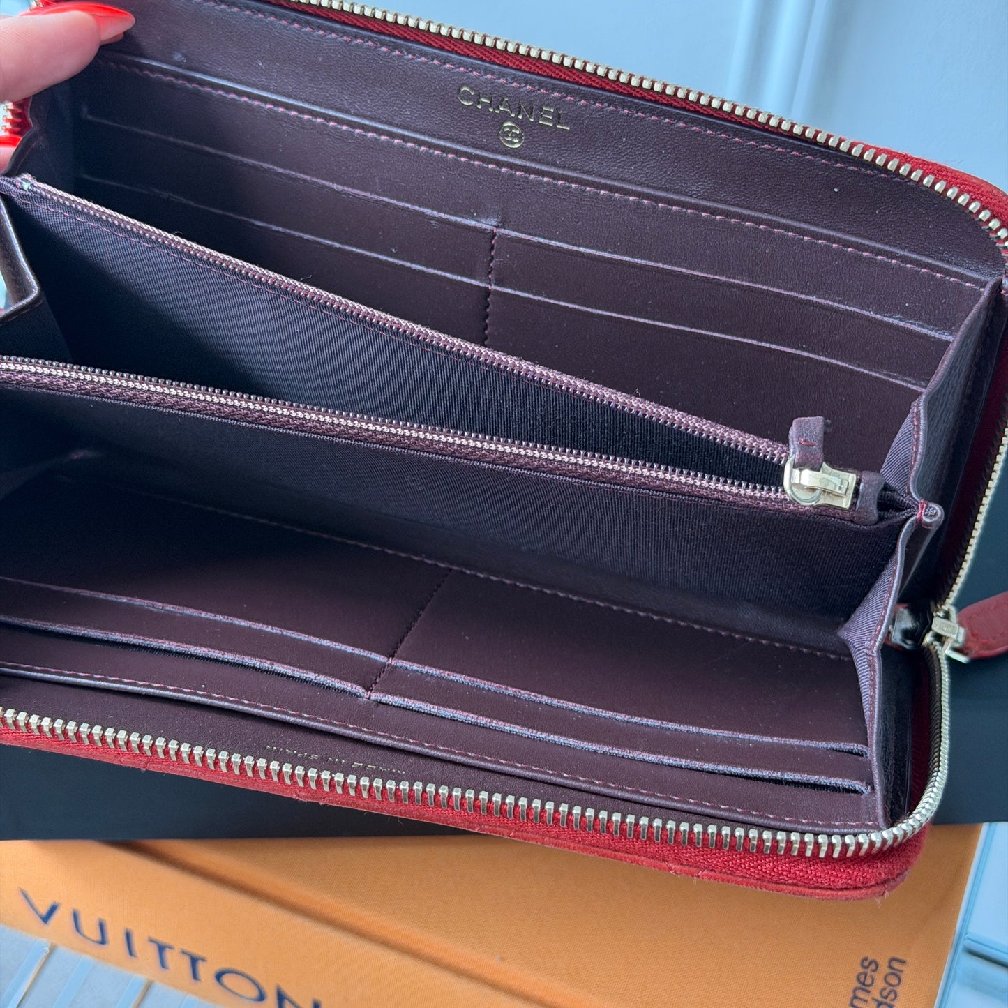 Pre-Owned Red Matelassé Lambskin Leather Zip Wallet