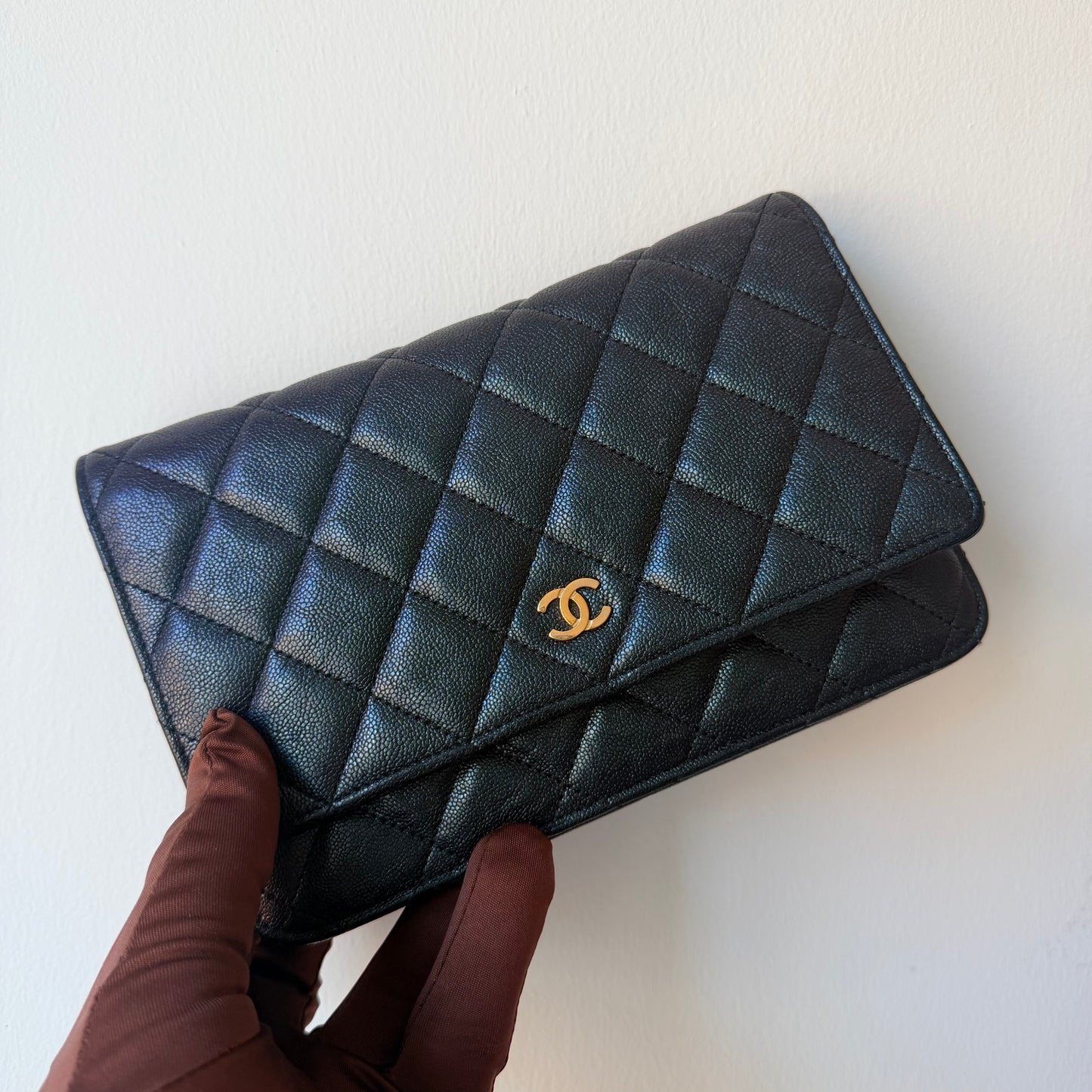 2019 Iridescent Shiny Caviar Leather Wallet on Chain Handbag