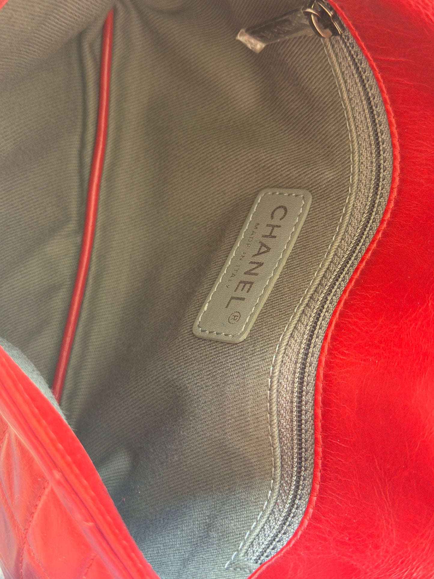 Pre-Owned Red Matelassé Calfskin Shoulder Bag