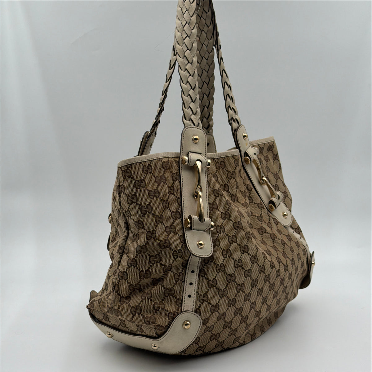 Pre-Owned Beige GG Canvas Abbey Shoulder Bag