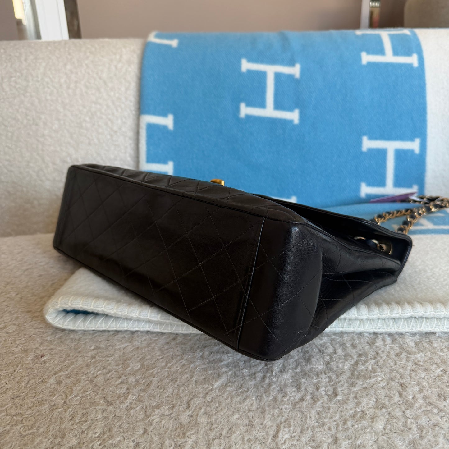 Pre-Owned Black Matelassé Lambskin Leather Maxi Single Flap Crossbody Bag