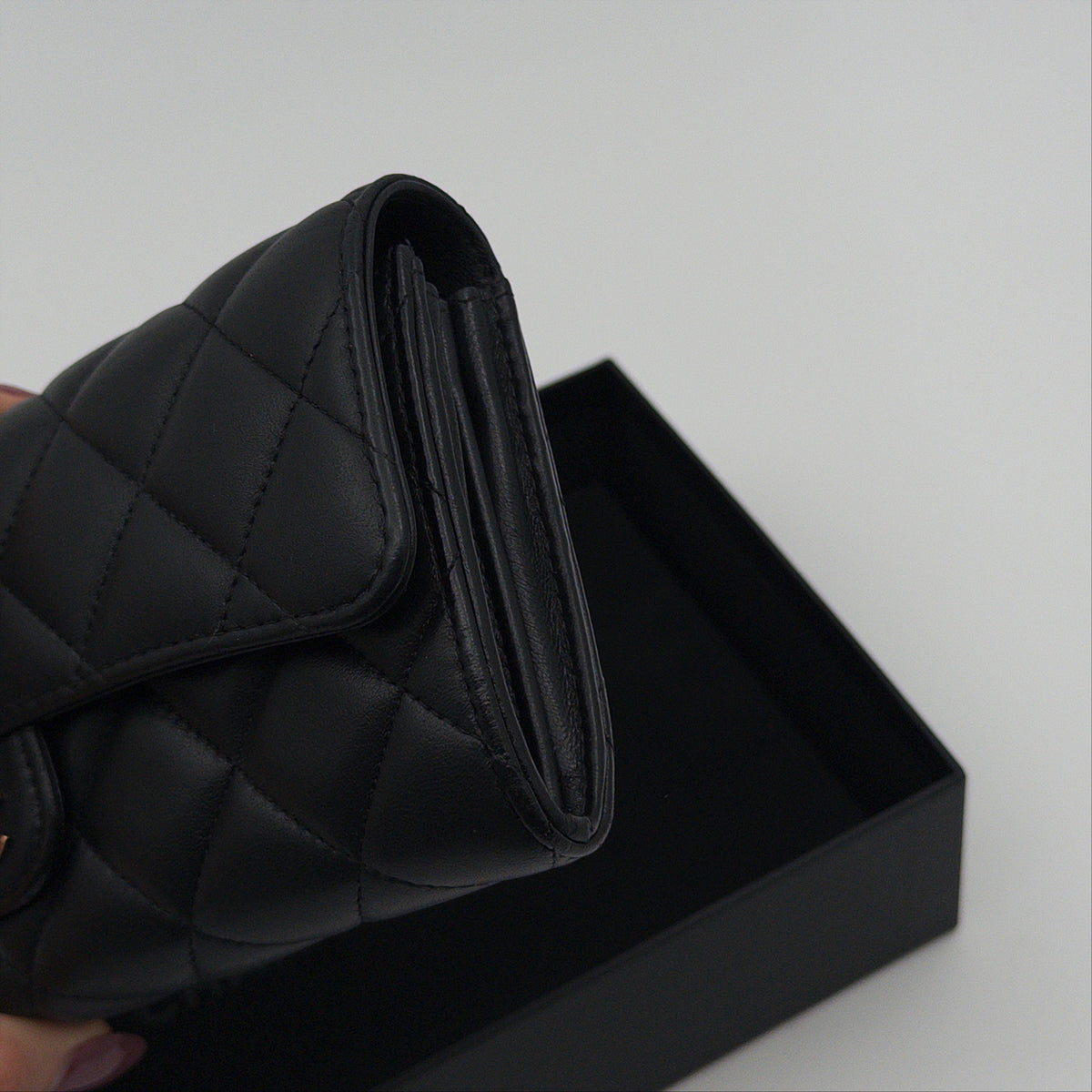 Pre-Owned Black Matelassé Lambskin Leather Wallet