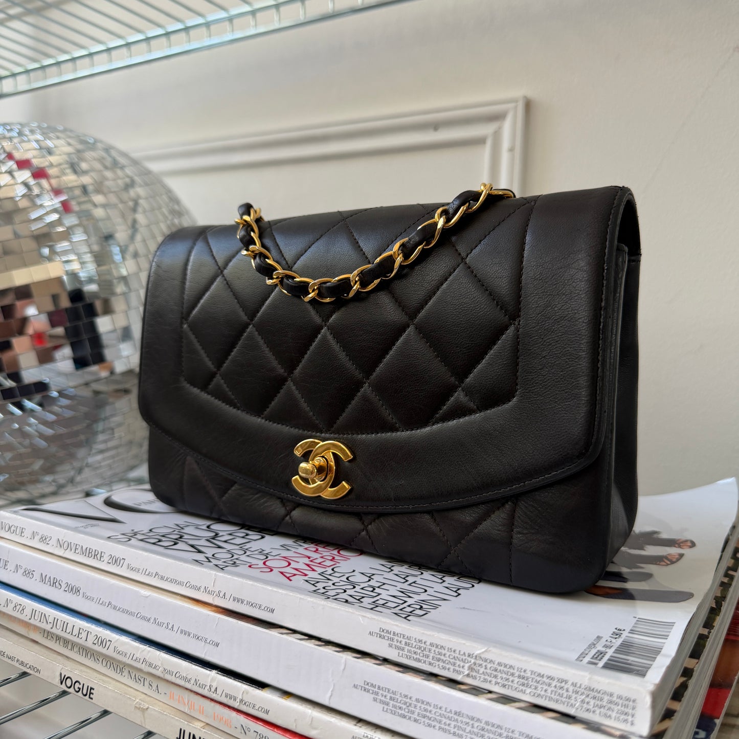 Pre-Owned Black Matelassé Lambskin Leather Diana Crossbody Bag