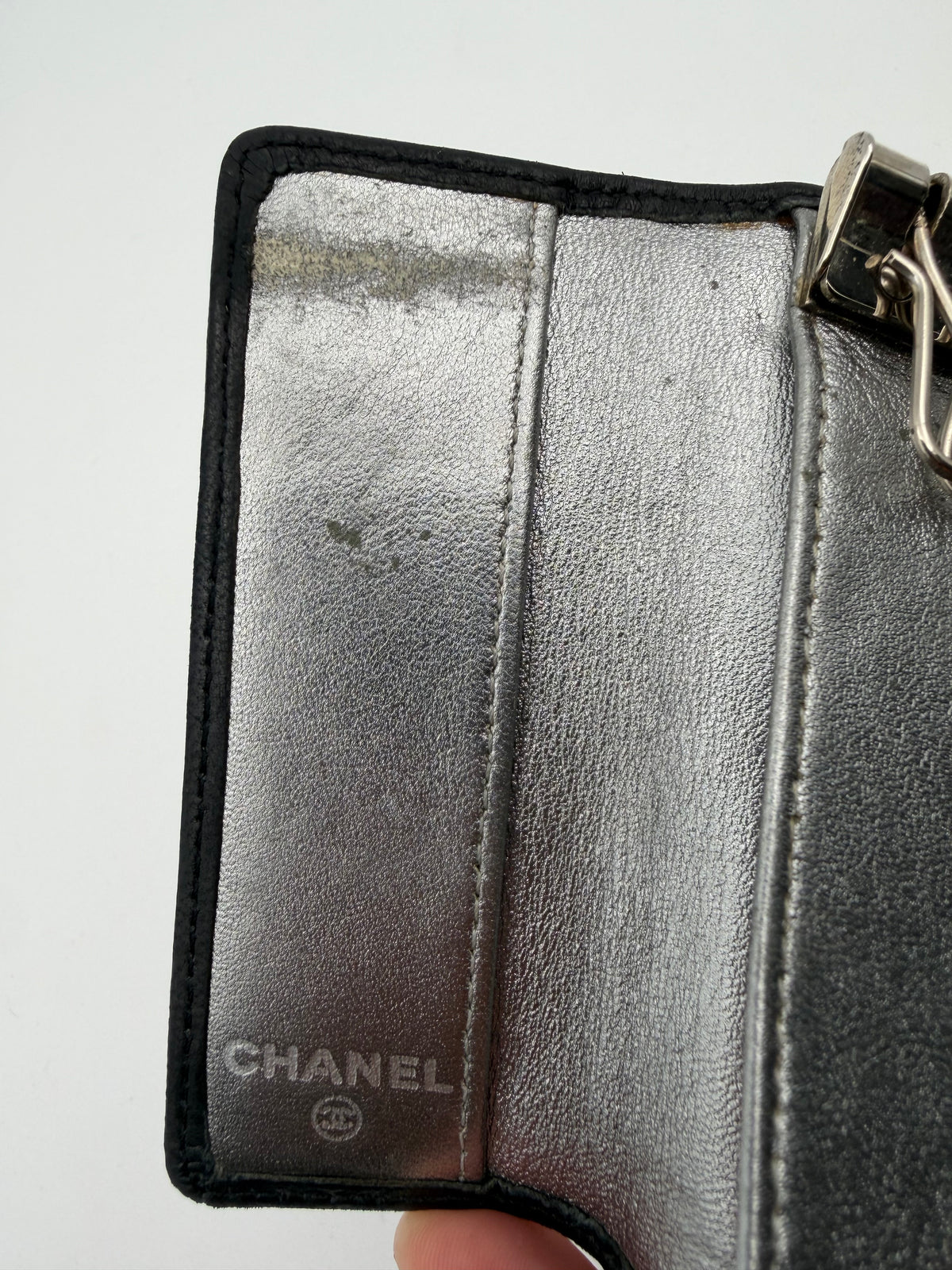 Pre-Owned Black Piano-Quilted Lambskin Leather Keyholder