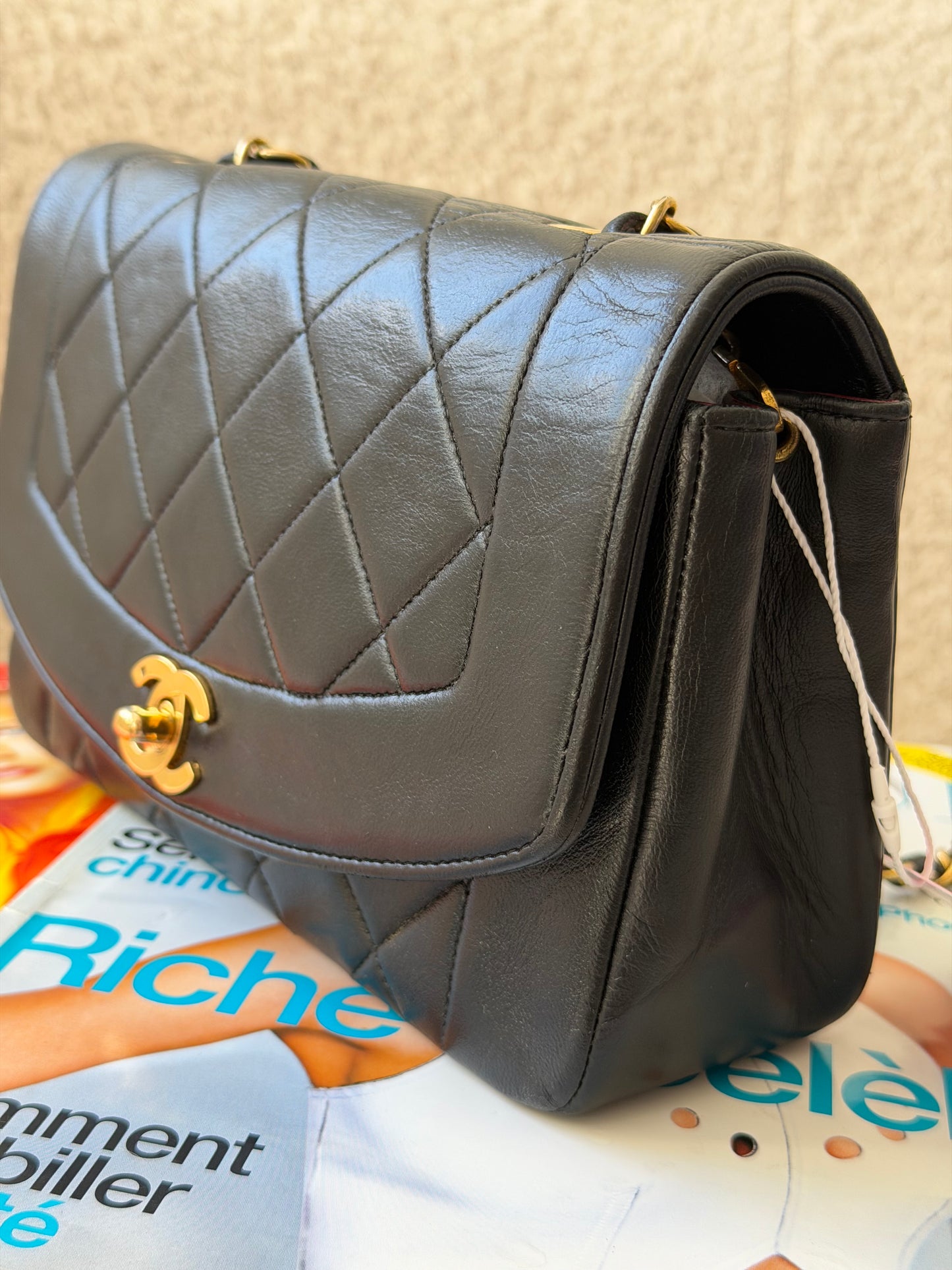 Pre-Owned Black Matelassé Lambskin Diana Single Flap Crossbody
