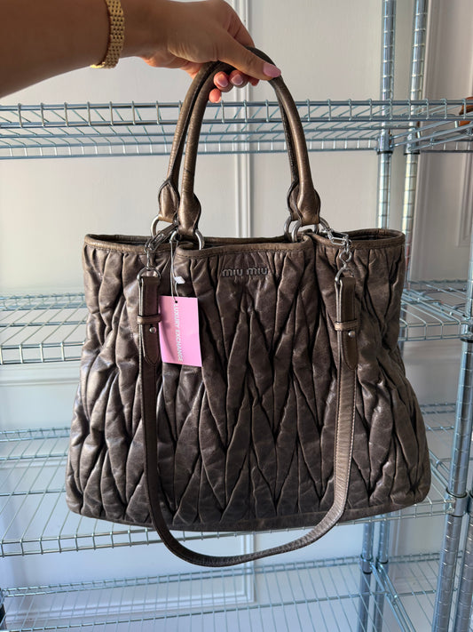 Pre-Owned Khaki Ruffled Nappa Leather Tote Bag