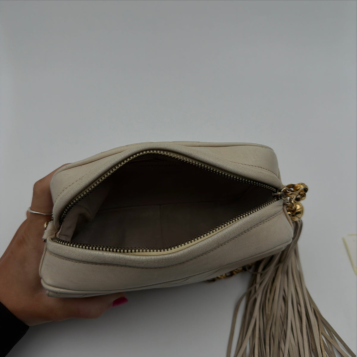 Pre-Owned Bijoux Beige Matelassé Lambskin Leather Camera Bag