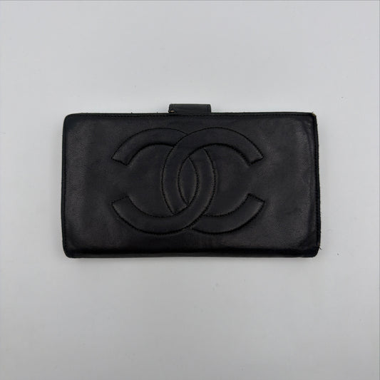 Pre-Owned Black Timeless Lambskin Leather Wallet