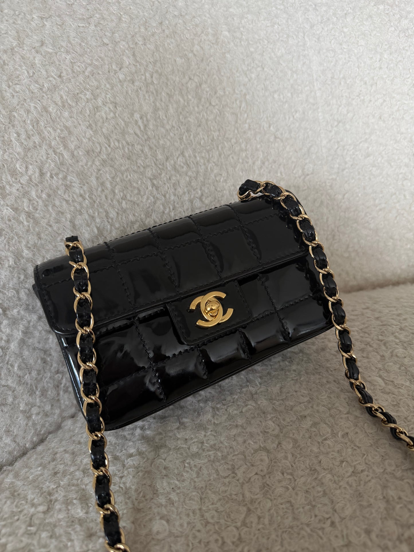 Pre-Owned Black 'Chocolate Bar' Patent Leather Mini Rectangle