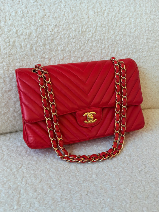 2017 Red Chevron Classic Medium Double Flap Gold Hardware