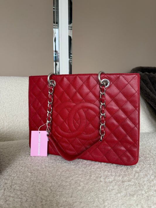 Pre-Owned Red Matelassé Caviar Leather GST Tote Handbag