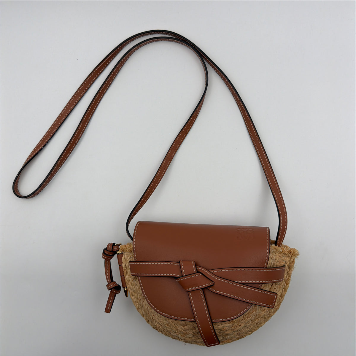 Pre-Owned Tan Raffia Crossbody Gate Bag