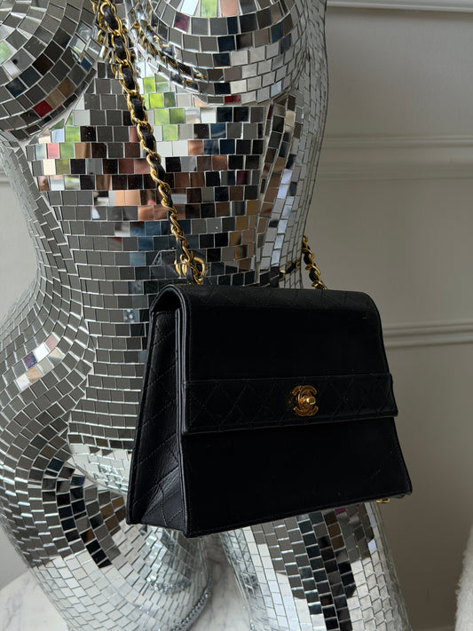 Black Lambskin Triangle Single Flap 24KGHW