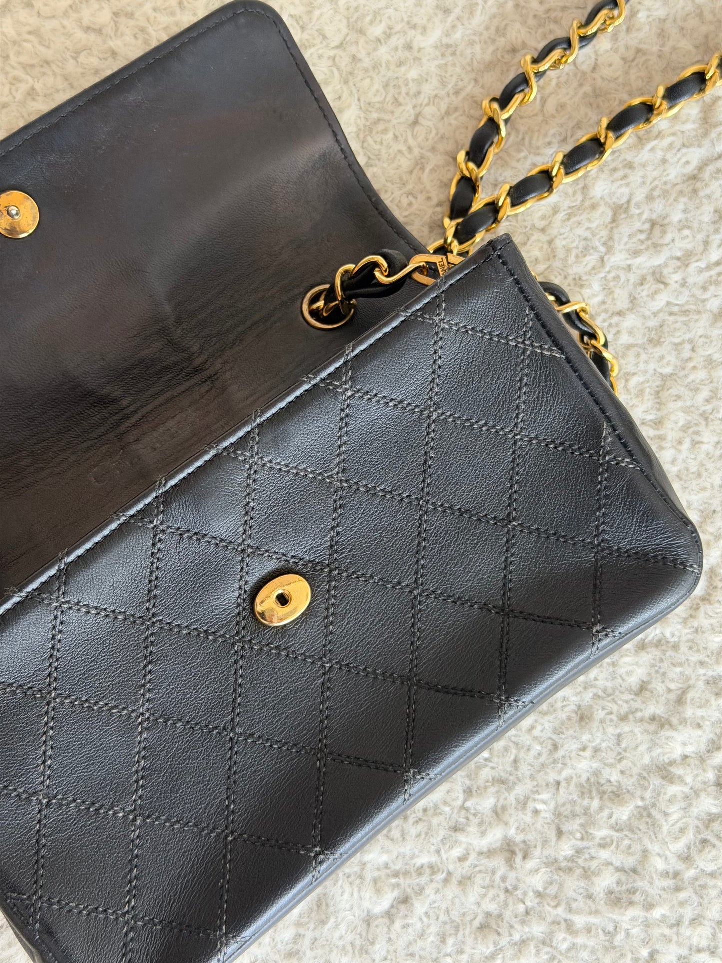 Pre-Owned Black Matelassé Lambskin Leather Big CC Single Flap Crossbody Bag