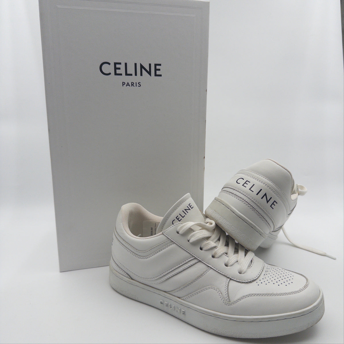 Pre-Owned White Leather Trainers (37)