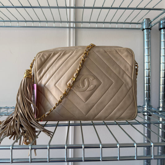 Pre-Owned Beige Diamond Quilted Lambskin Leather Camera Bag