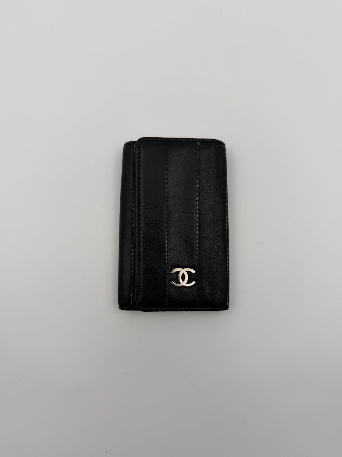 Pre-Owned Black Piano-Quilted Lambskin Leather Keyholder