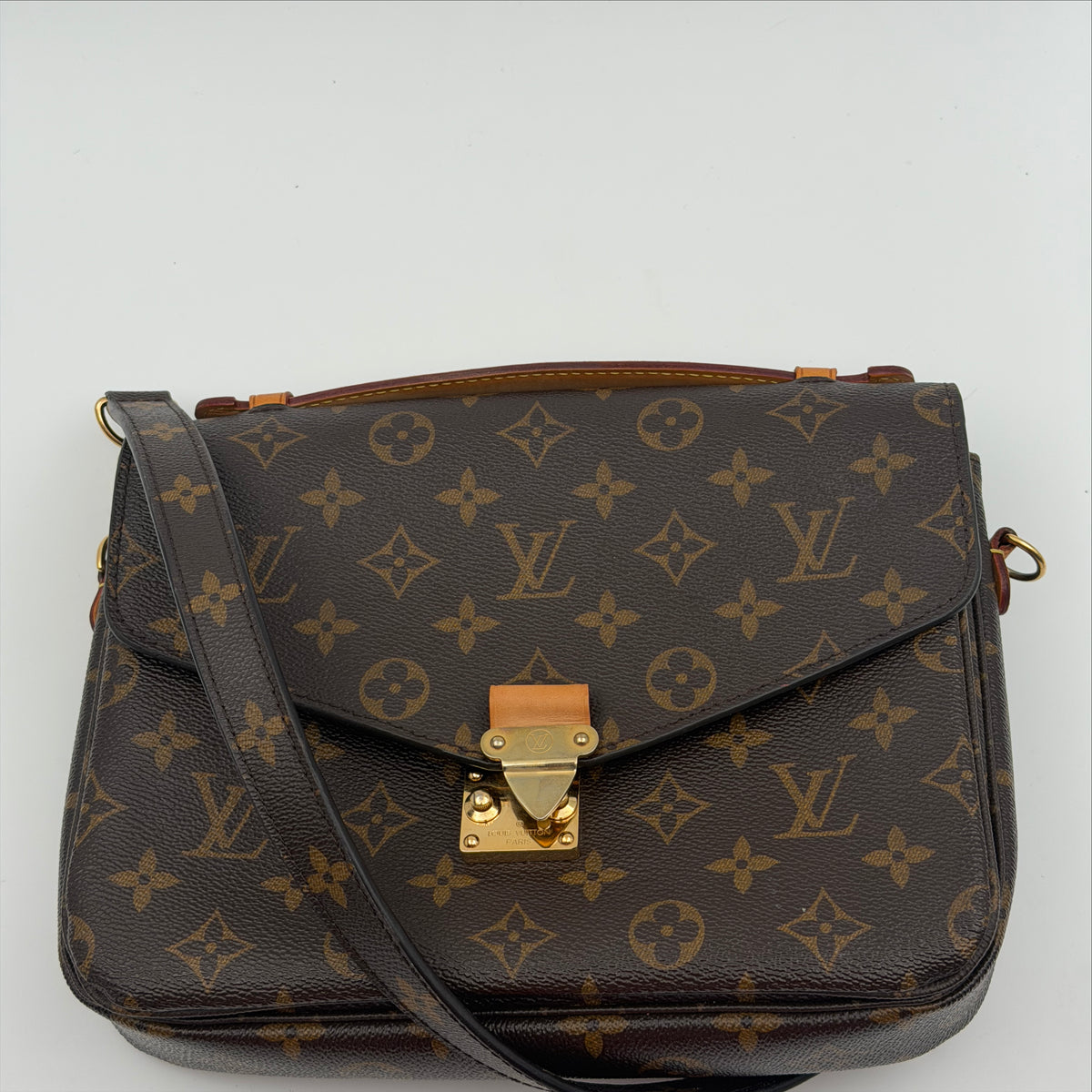 Pre-Owned LV Monogram Canvas Pochette Metis Crossbody Bag