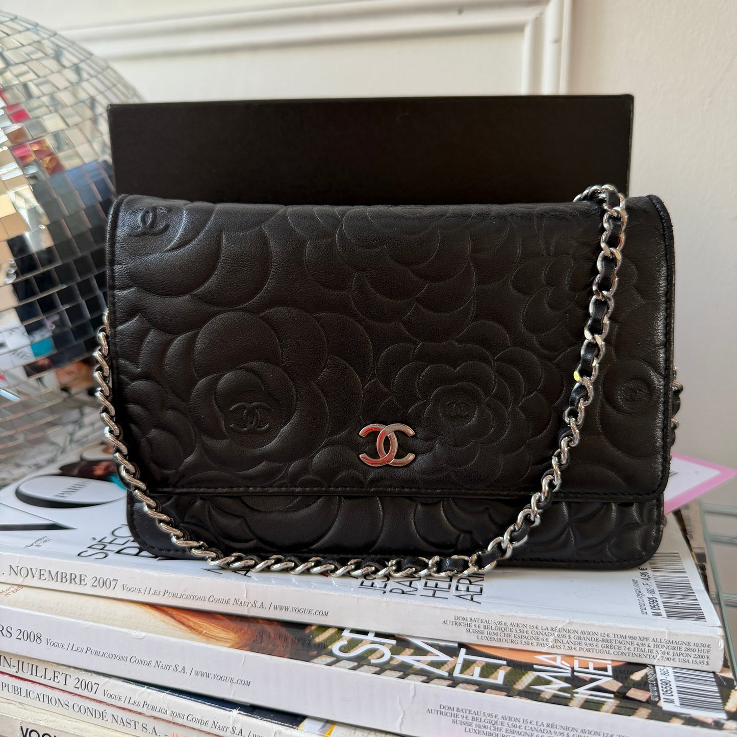 Pre-Owned Black Camellia Lambskin Leather Wallet on Chain