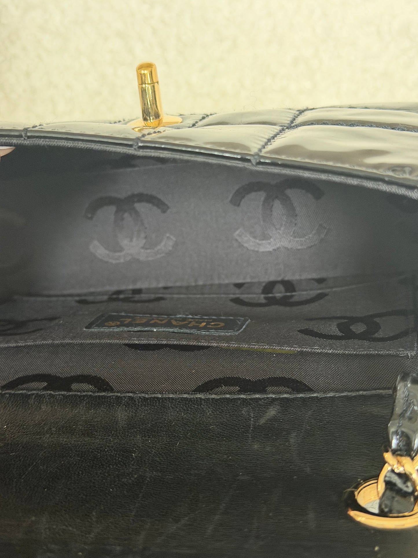 Pre-Owned Black 'Chocolate Bar' Patent Leather Mini Rectangle