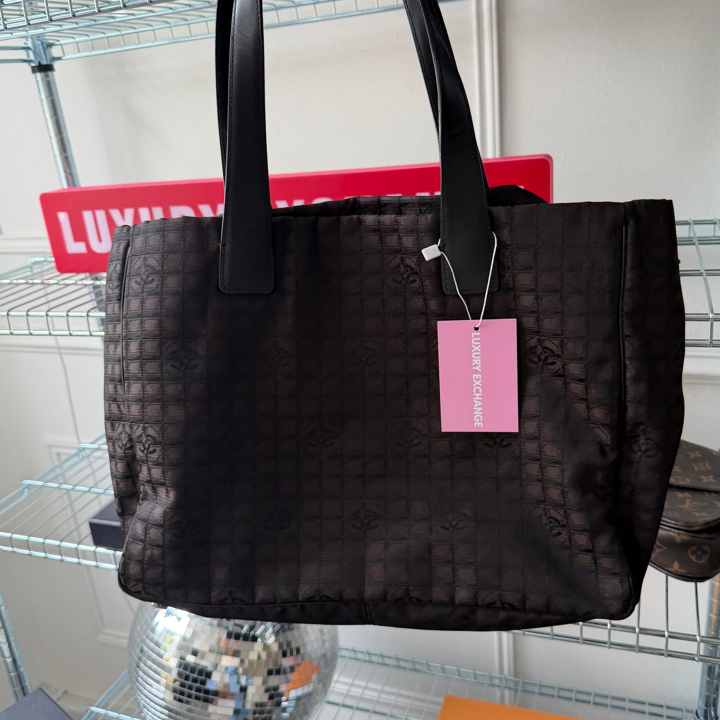 Pre-Owned Black Travelline Nylon Shopper Tote w/Pouch