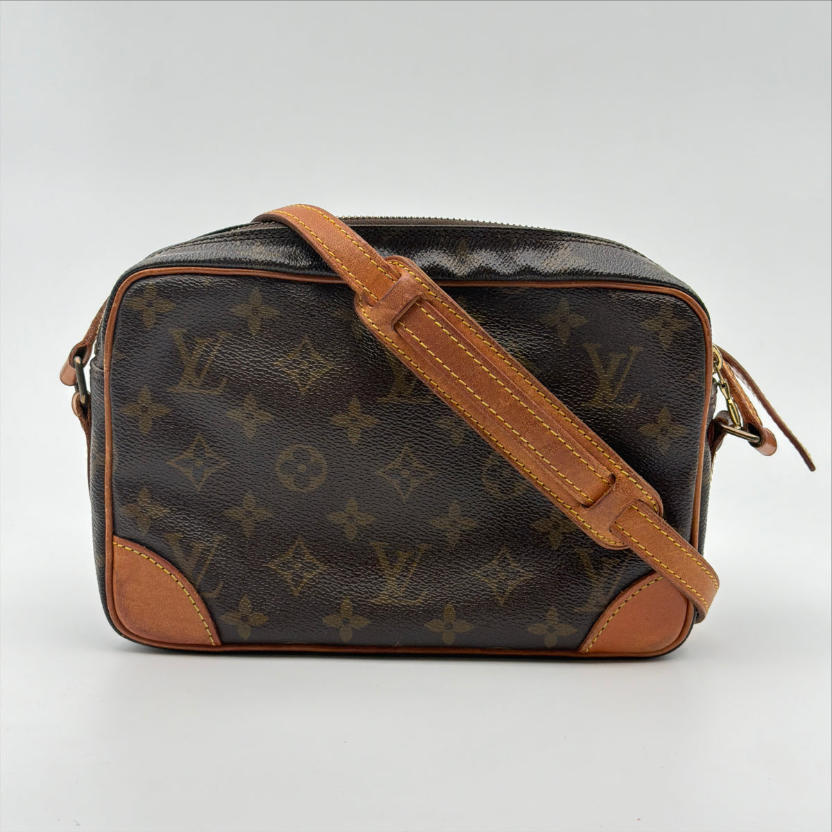 Pre-Owned LV Monogram Canvas Trocadero 23 Crossbody Bag